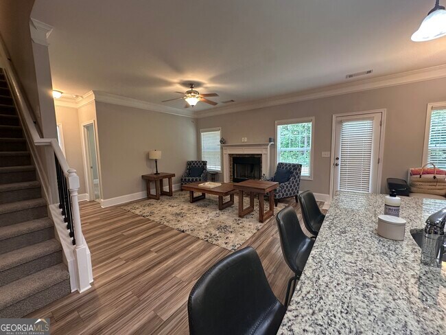 Building Photo - 273 The Blvd