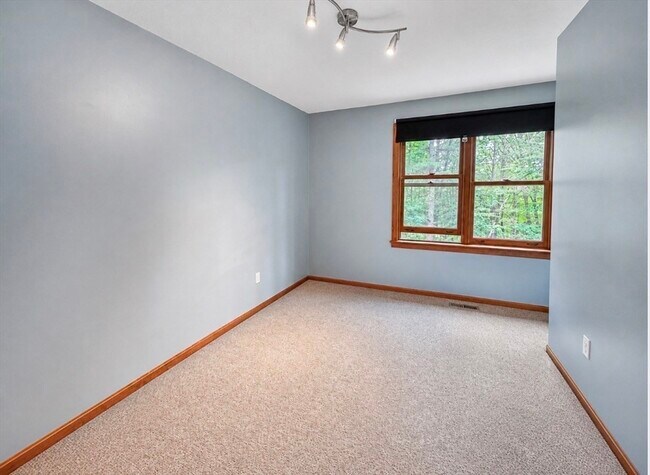 Building Photo - 31 Woodside Cir
