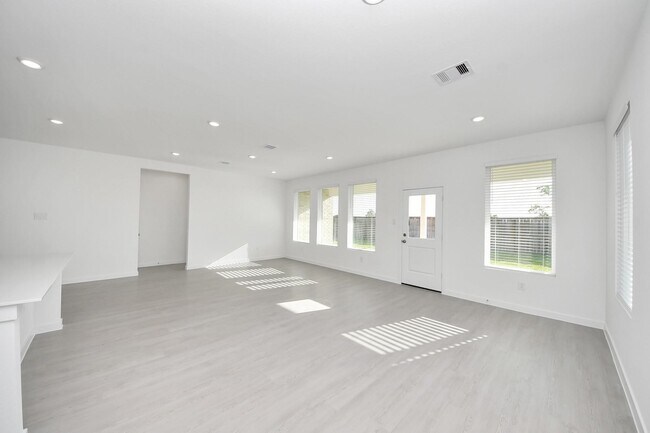 Building Photo - 16219 Chestnut Hvn Ln