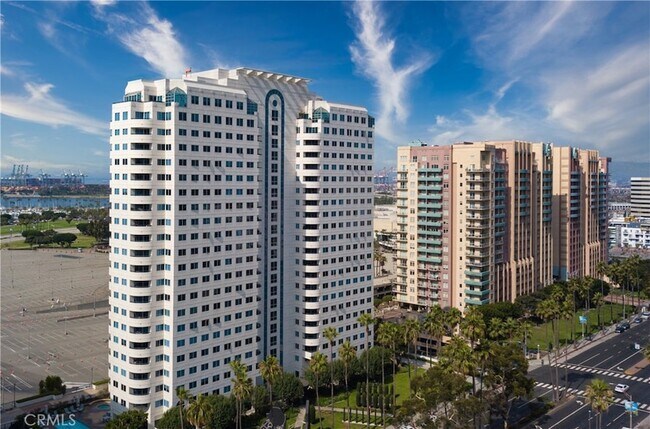 Building Photo - 525 E Seaside Way