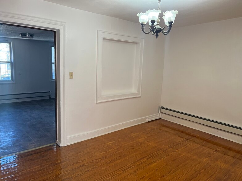 Building Photo - 60 St Pauls Ave