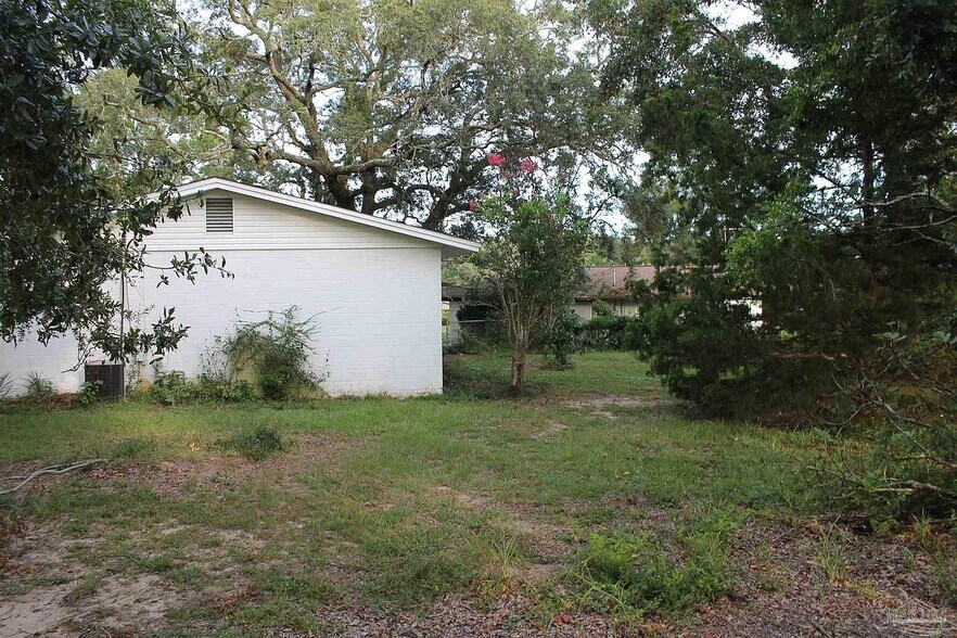 Side View - 800 Blue Springs Dr