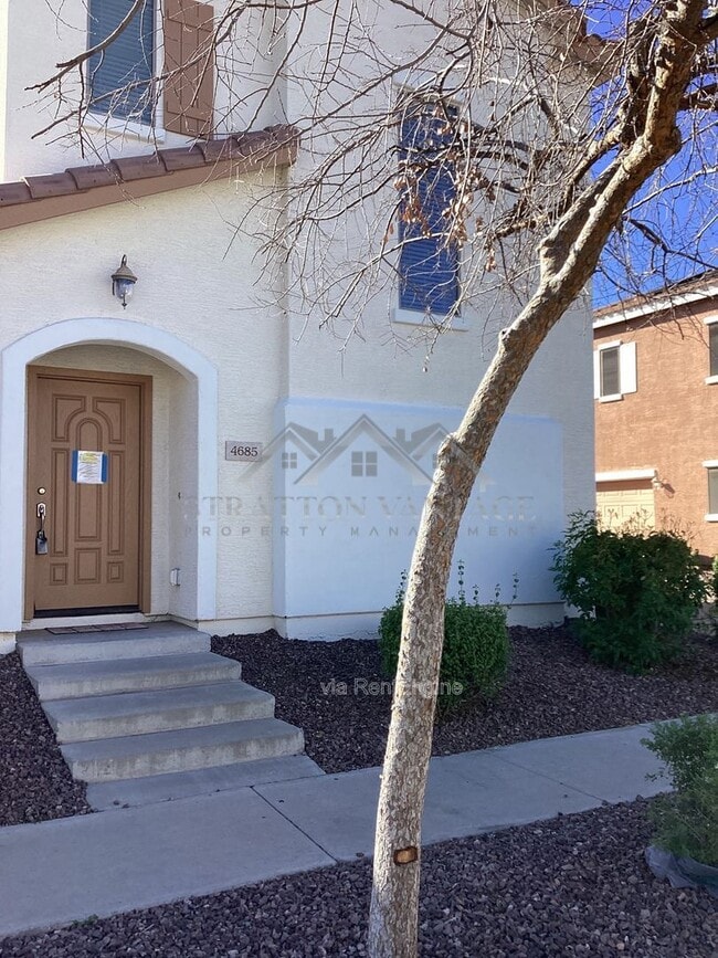 Building Photo - 4685 E Laurel Ave