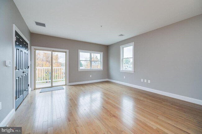 Building Photo - 1020 Penn St