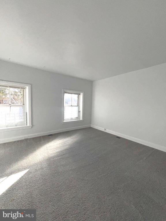 Building Photo - 405 N 2nd St