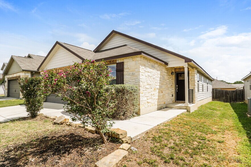 Building Photo - 2028 Atticus Dr