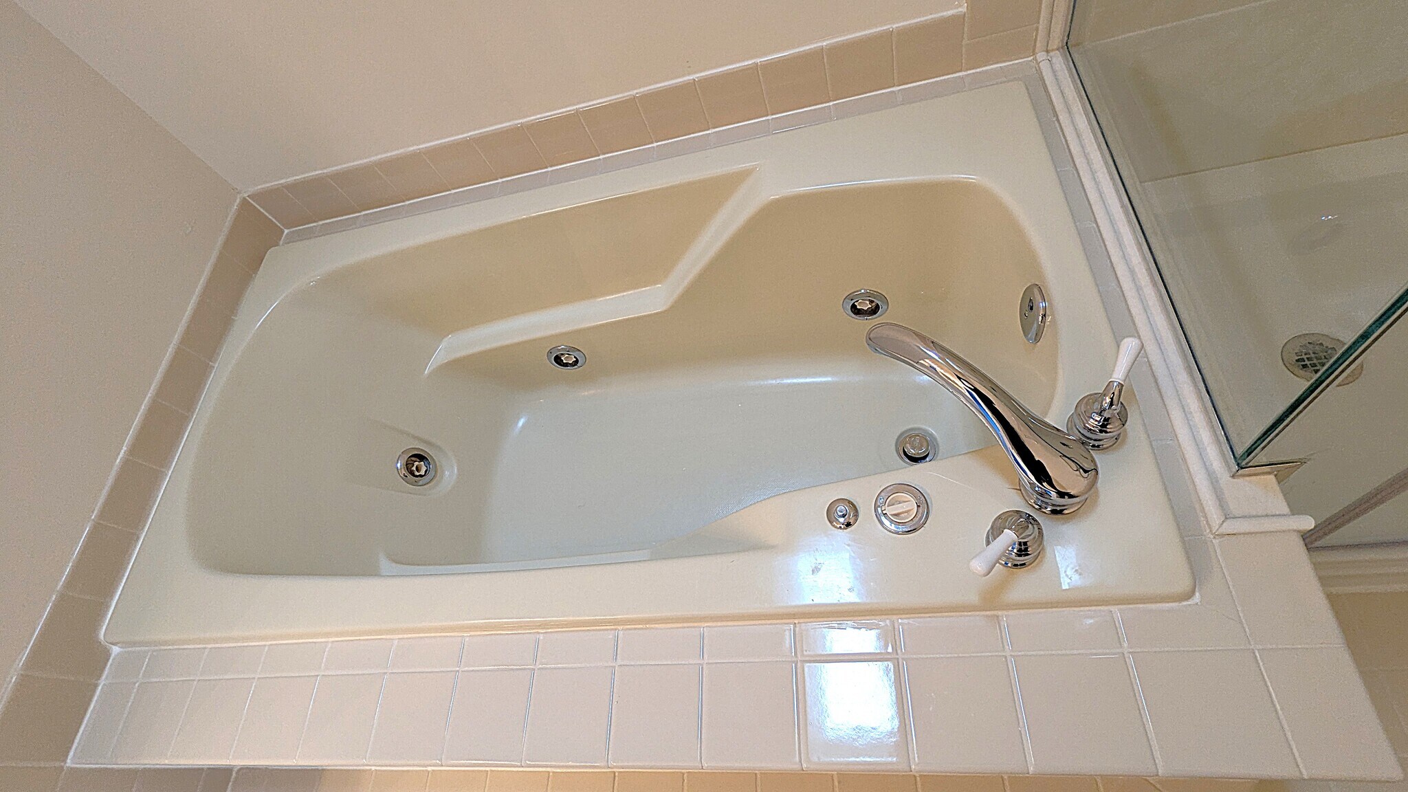 Building Photo - 1379 Heritage Oak Way