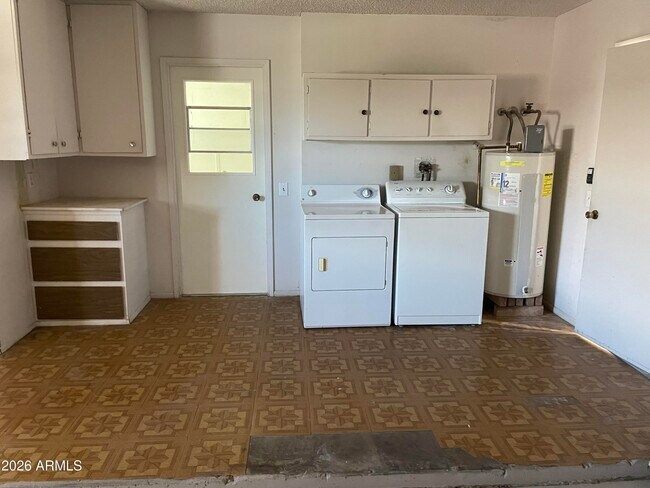 Building Photo - 9504 W Hidden Valley Cir