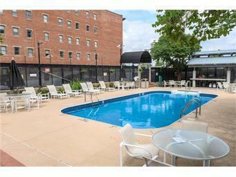 Building Photo - 609 Central St