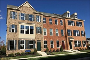 Building Photo - 10850 Finsbury Aly