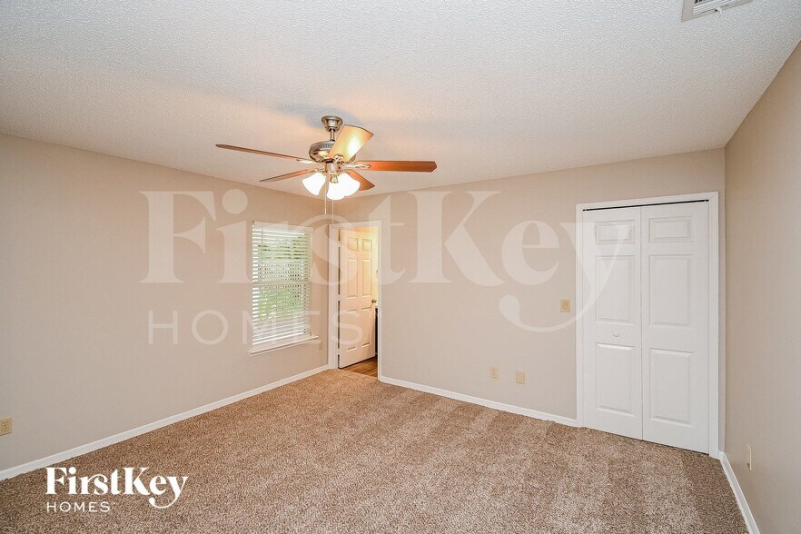 Building Photo - 12450 Harbor Winds Dr N
