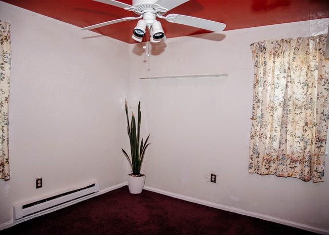 Building Photo - 506 Circle Dr