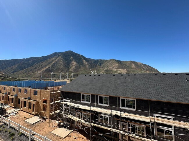 Building Photo - 5260 Acacia Dr