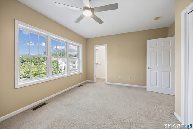 Building Photo - 32 Songbird Ln