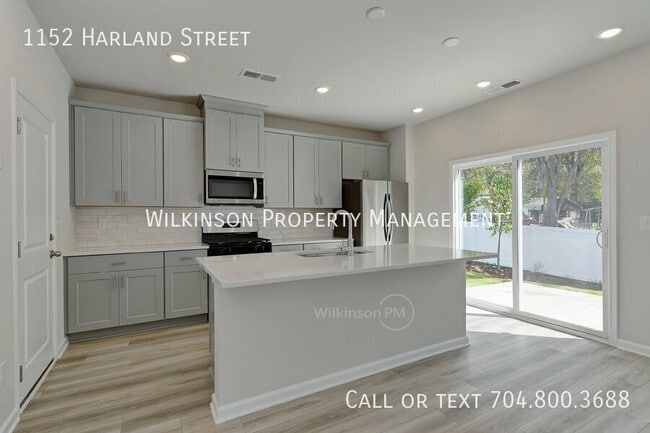 Building Photo - 1152 Harland St