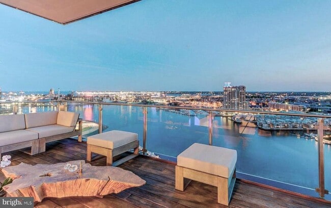 Building Photo - 300 International Drive