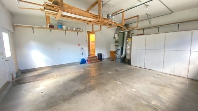 Building Photo - 2503 E M Ave