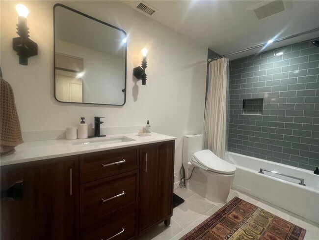 Building Photo - 740 W Huntington Dr