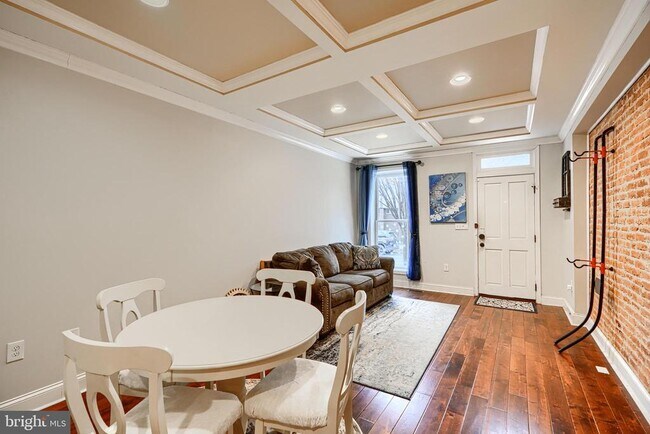 Building Photo - 1730 E Chase St