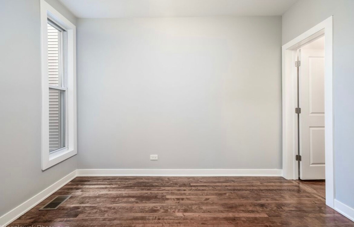 Building Photo - 4816 N Kilpatrick Ave