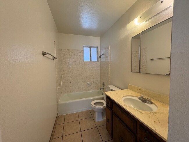 Building Photo - Four Bed, Two Bath Home In North Stockton