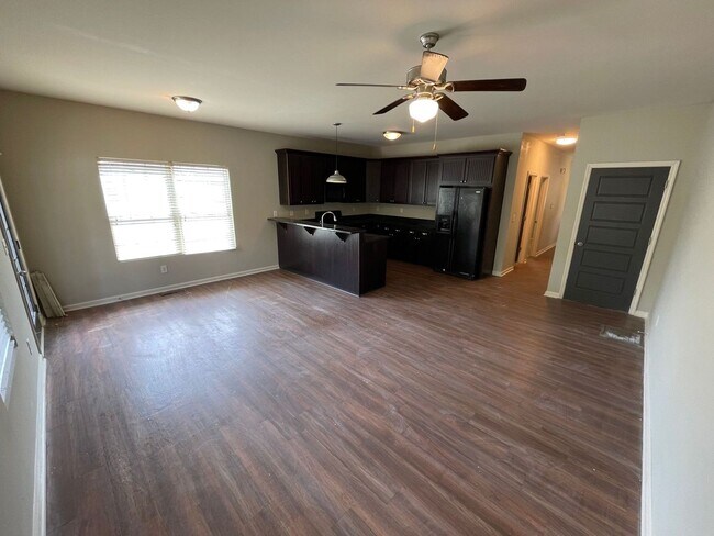 Building Photo - PRE-LEASING FOR AUGUST 2026!