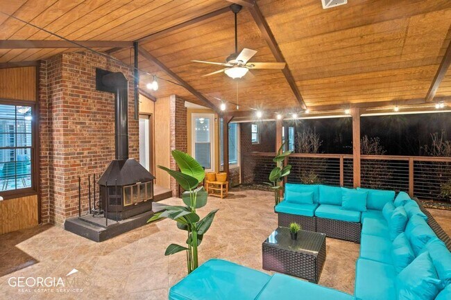 Building Photo - 661 Luther Ct