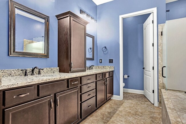 Building Photo - Gorgeous 5 bedroom/ 4 bathroom home in Durbin!