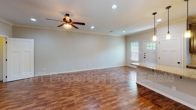 Building Photo - 1200 Oney Hervey Dr