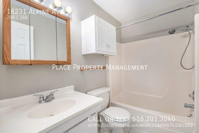 Building Photo - 18231 Alpine CT #3 - Upper level 2bed/1bat...