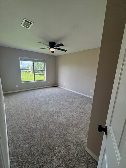 Building Photo - 7432 San Ramon Dr