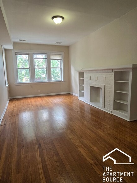 Building Photo - 3753 W Sunnyside Ave