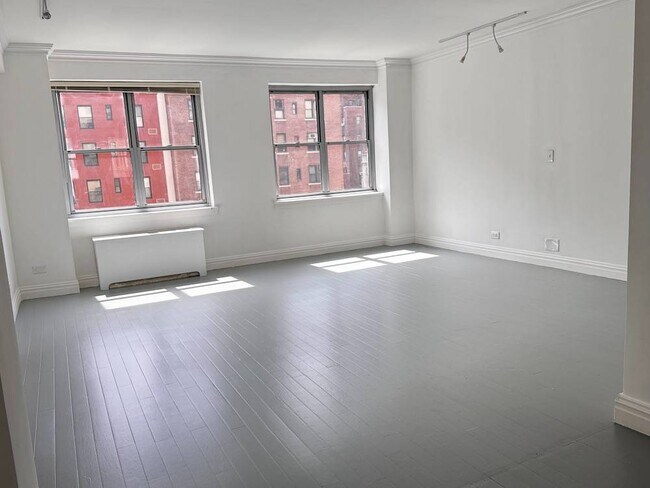 Building Photo - 80 Park Ave