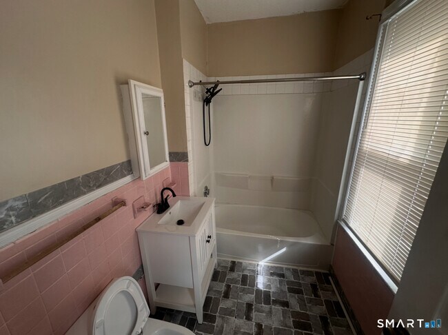 Building Photo - 26-28-28 Lenox St