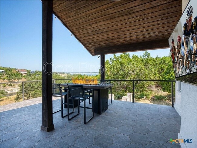 Building Photo - 321 Village View Dr