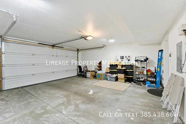 Building Photo - 10847 Big Meadow Dr