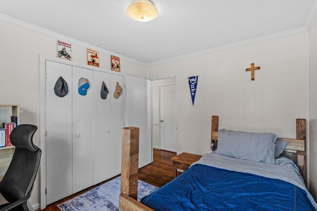 Building Photo - Charming 3 Bed, 2 Bath on Ward Street, Close to Universities