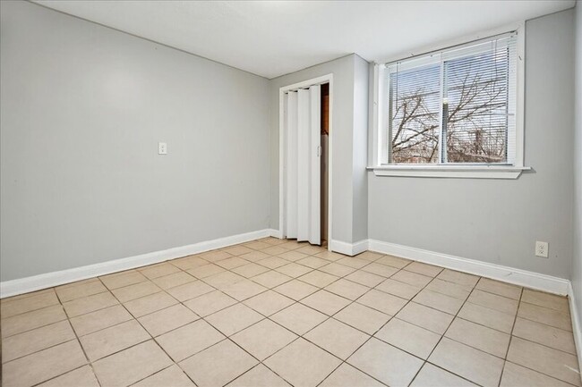 Building Photo - 3914 Erdman Ave