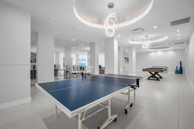 Building Photo - 3001 S Ocean Dr