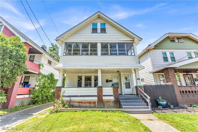 Primary Photo - 364 E 161st St
