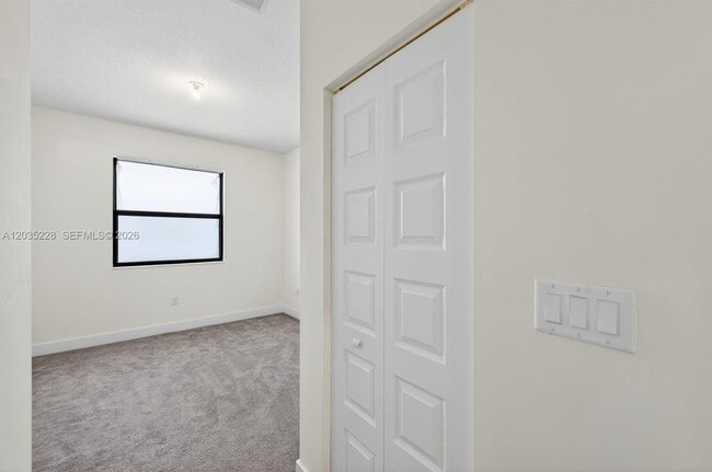 Building Photo - 15841 NW 91st Ct