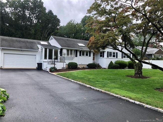 Building Photo - 249 New Canaan Ave