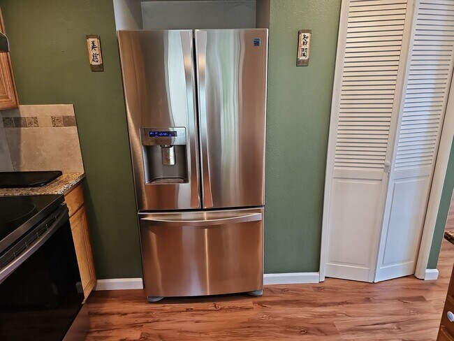 Building Photo - Amazing 3B/3B Single Family Home near Microsoft, prime Redmond location