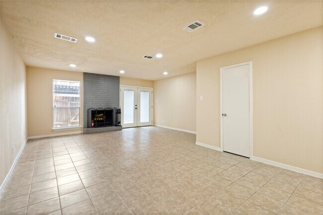 Building Photo - 5921 Arncliffe Dr