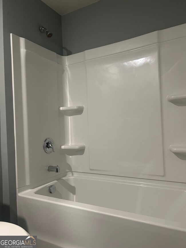 Building Photo - 1005 N 2nd Ave NW