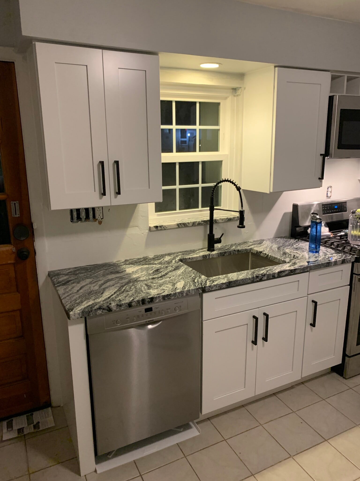 Building Photo - 520 Harry St