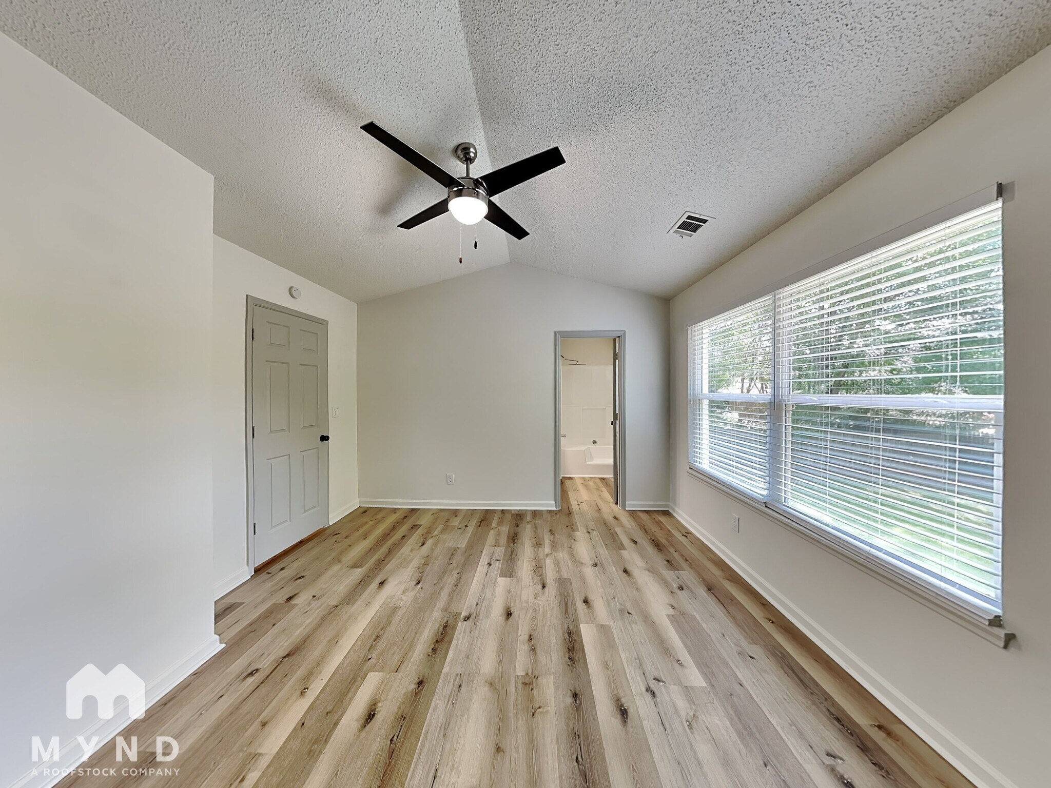 Building Photo - 3221 River Mist Cove