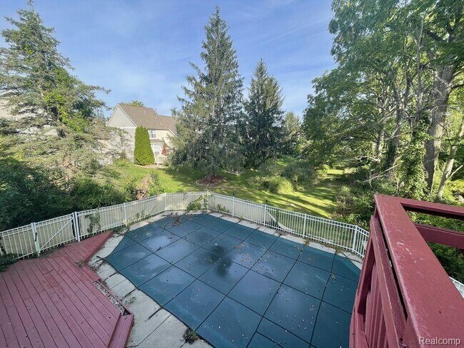 Building Photo - 298 Lake Meadow Dr