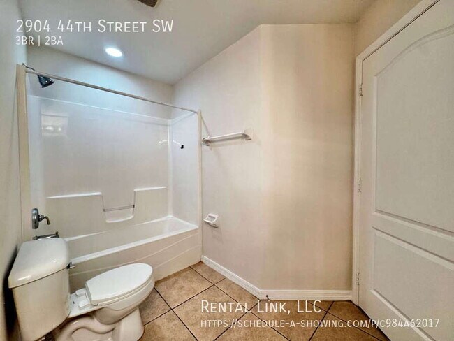 Building Photo - 2904 44th St SW