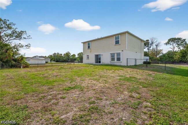 Building Photo - 921 Jacaranda Pkwy E